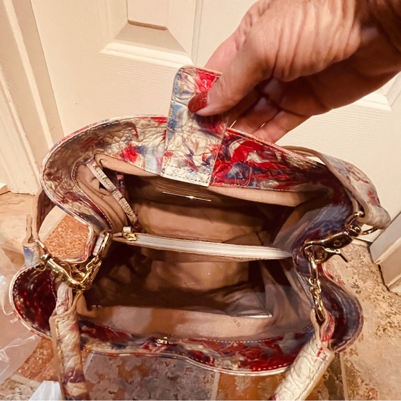 🇺🇸BEAUTIFUL BRAHMIN AMELIA BUCKET BAG in VALOR!!! - Picture 5 of 16